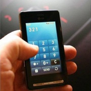 Как на самом деле люди держат свой мобильник и зачем это знать