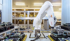 В скором времени iPhone будут собирать роботы