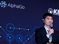 Непобедимая программа AlphaGo сыграет в го с сильнейшим игроком мира в конце мая