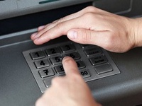 Мошенники воруют деньги из банкоматов, запуская «троянов»