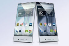 В США стартовали продажи безрамочного смартфона Sharp Aquos Crystal