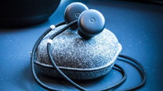 Сотрудник магазина Google рекомендовал посетителям обрезать кабель наушников Pixel Buds