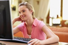 Фотограф в соцсети просил у 13-летней криворожанки "фото в стрингах для детского конкурса"