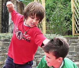 Друзья на Facebook - надоели! Хочу получить врагов