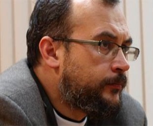 Блогера не выпустили за границу из-за «шутки с бородой» 