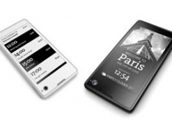 Первый российский смартфон YotaPhone появится в продаже уже через несколько месяцев