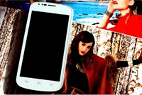 Смартфон ZTE N909 похож на Samsung Galaxy S III