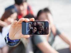 Создатели Photoshop показали мобильное приложение для редактирования селфи