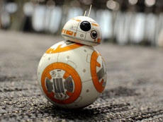 Полноразмерной копией BB-8 можно управлять со смартфона