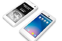 Российский смартфон с двумя экранами изготовят в Сингапуре