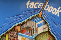 Facebook против «ВКонтакте»