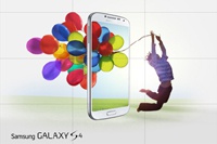 Смартфону Galaxy S4 разрешили сохранять приложения на карте памяти