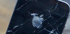 Apple патентует «небьющийся смартфон»
