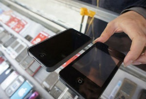 Китайские производители смартфонов меняют стратегию работы