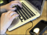 Интернет  для британцев важнее отпуска