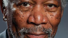 Британец написал пальцем на iPad фотореалистичный портрет Моргана Фримена