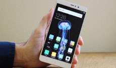 Microsoft начала торговать Android-смартфонами