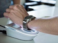 Новым "умным" часам Sony не нужен экран