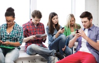 Facebook уступает уже трем социальным сетям по популярности среди американских подростков