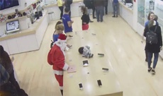 Танцующий Санта-Клаус вынес 12-дюймовый MacBook из магазина в Грузии