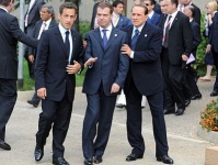 Блогосфера обсуждает фотографии пьяного Дмитрия Медведева