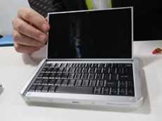 На CES показали модульный «граальфон» — планшет, ноутбук и 3D-камера в одном устройстве