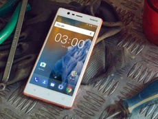 Nokia 2 станет самым автономным смартфоном линейки