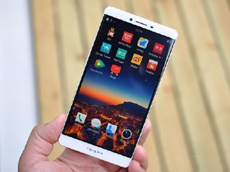 Флагман Oppo R7 Plus с 4 ГБ ОЗУ представлен официально