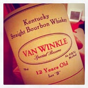 Первоначально сервис Instagram назывался в честь алкогольного напитка