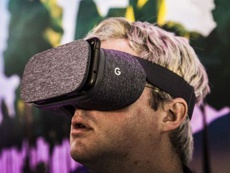 Google Daydream View вышла в новых цветах и получила поддержку новых приложений