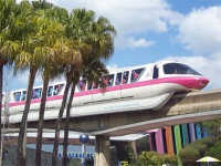 Сломанный компьютер запер 300 посетителей Disney World