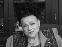 Людмила  Зыкина похоронена на Новодевичьем кладбище