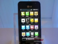 LG  представила 12-мегапиксельный камерофон