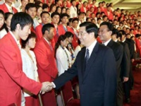 Китайскому "плохому танцору" интернет мешает