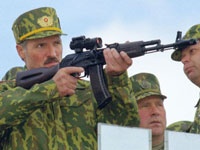 Бацька "закрутит гайки" в белорусском интернете