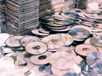 Sony попалась на пиратстве!