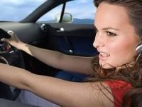 Twitter опасен для водителей