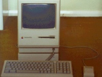 Исторический компьютер продается на сайте Profiles in History