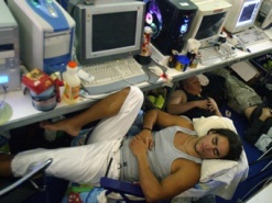 Ради интернета школьницы подсыпали родителям снотворное