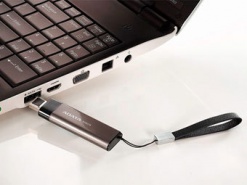 "Флэшка" с вирусом вывела из строя американскую электростанцию