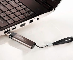 "Флэшка" с вирусом вывела из строя американскую электростанцию