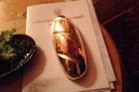 Украинцы спрашивают в интернете, что такое люстрация, и ищут фото золотого батона