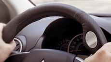 Австралийцы представили «умную» оплетку на руль автомобиля для управления смартфоном