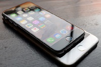 iPhone 6 гнется хуже HTC One M8