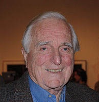 Умер Дуглас Энгельбарт, изобретатель компьютерной мыши