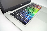 Apple запатентовала клавиатуру с сенсорными кнопками-экранами