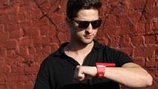 Не нравятся умные часы? Как насчет носимого планшета на Android?