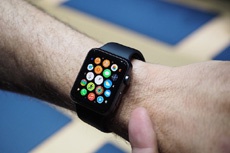Почему интерфейс Apple Watch так не похож на iOS