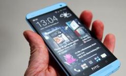 HTC One голубого цвета появится в США