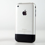 Стив Возняк заменил Стива Джобса в роли изобретателя iPhone